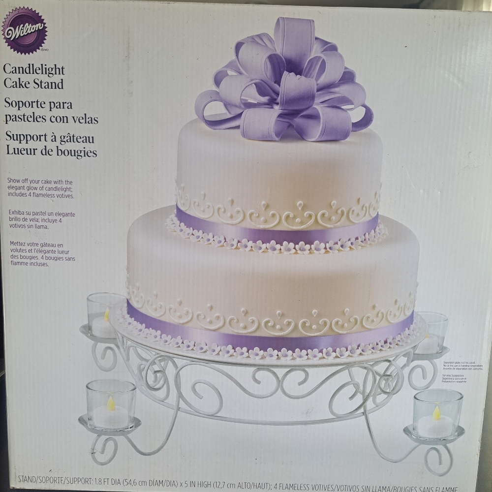 BNIB Wilton Candlelight Cake Stand